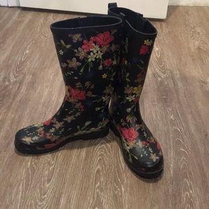 Floral print rain boots